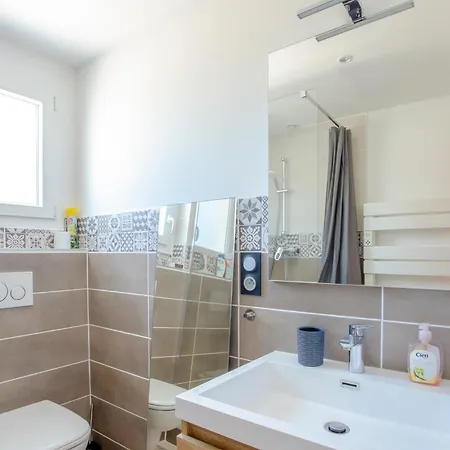 Chez Magali - Superbe T2 Climatise Proche Des Plages & Commerces