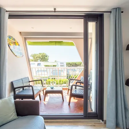 Chez Magali - Superbe T2 Climatise Proche Des Plages & Commerces *